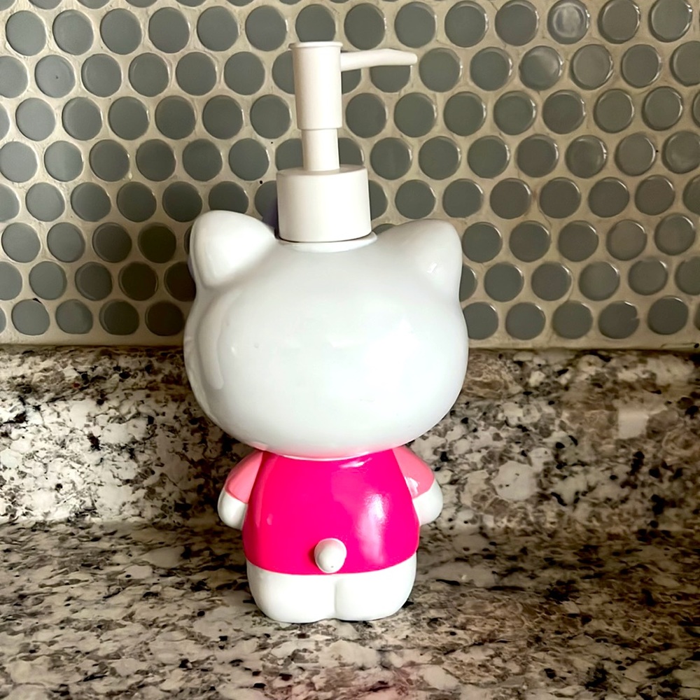 Hello kitty soap dispenser - Picture 2 of 2